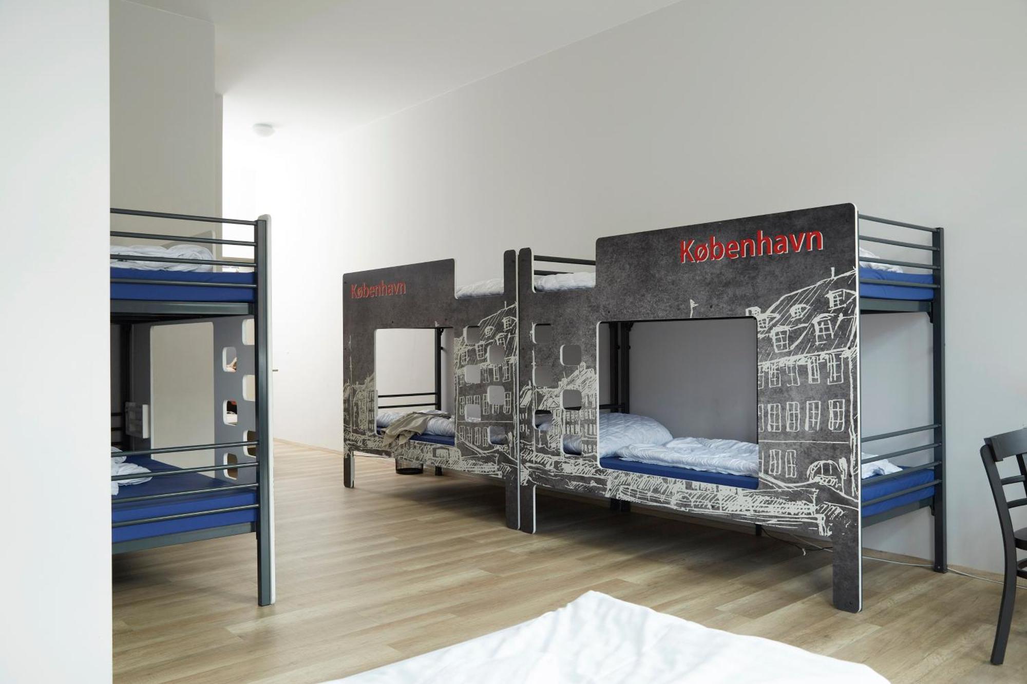Bed 8-Bed Dormitory Room,1448147458:JPEG